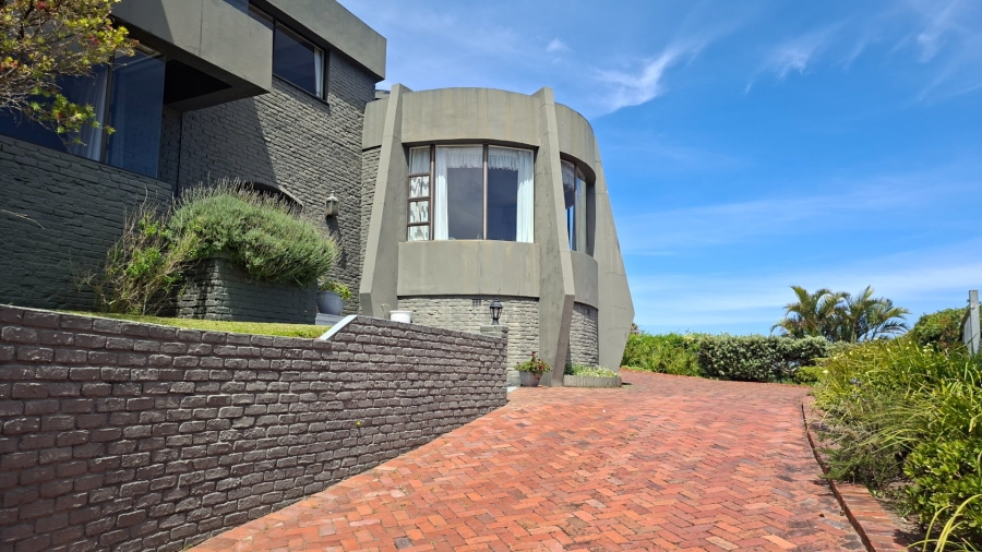 5 Bedroom Property for Sale in Blue Bend Eastern Cape